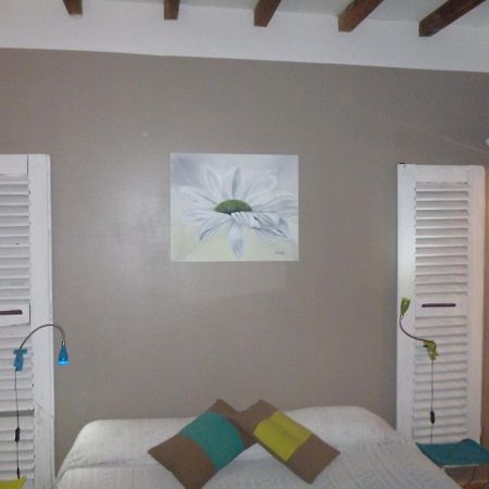 Chambres D'Hotes La Rose Des Vents Ginestas Exterior foto